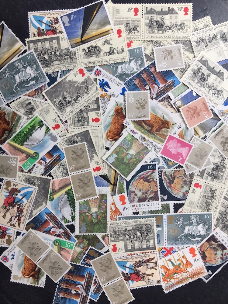 100 x 16p mixed postage stamps