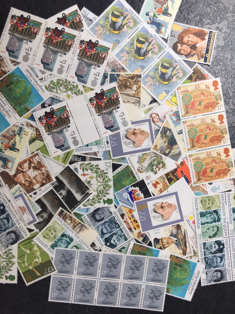 100 x 17p mixed postage stamps