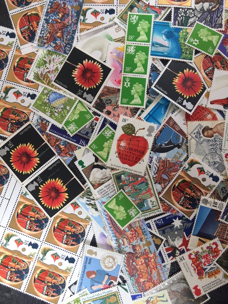 100 x 18p mixed postage stamps